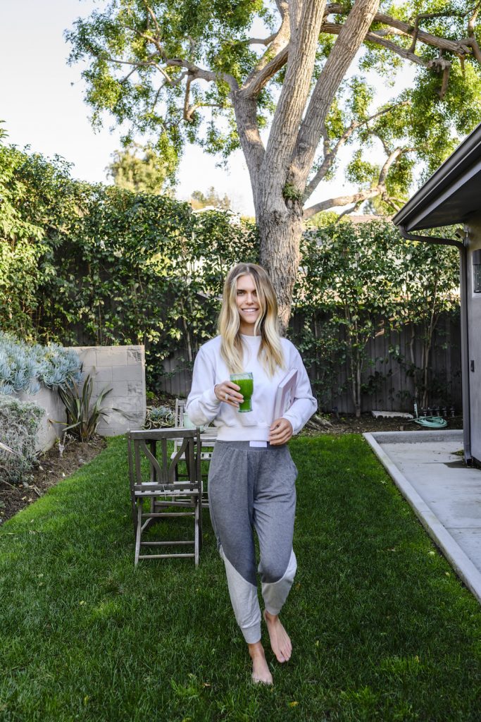 Teal Thomsen photography, walk, outside, smoothie, morning routine, Lauren Scruggs Kennedy