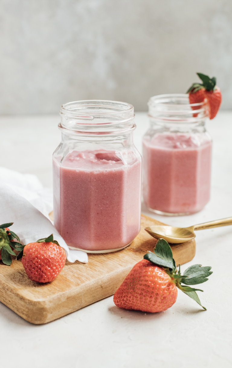 10 NutritionistBacked Tips to Beat Bloat—Plus 3 Smoothie Recipes to Help Camille Styles