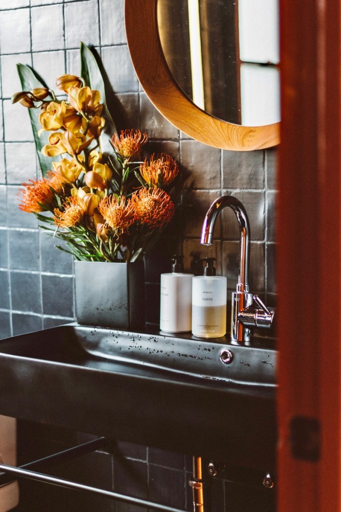 Michelle Nash photography, bathroom sink, best hyperpigmentation products