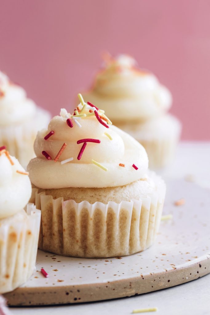 Easy Vegan Vanilla Cupcakes_easter desserts