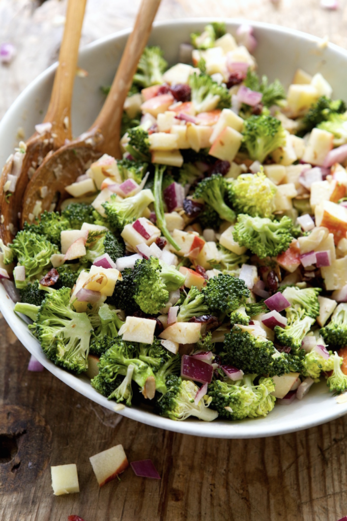 Raw Broccoli Chopped Salad_best chopped salad recipes