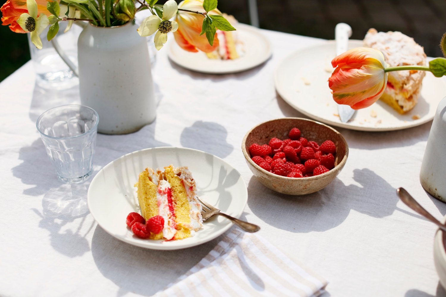 rhubarb meringue cake