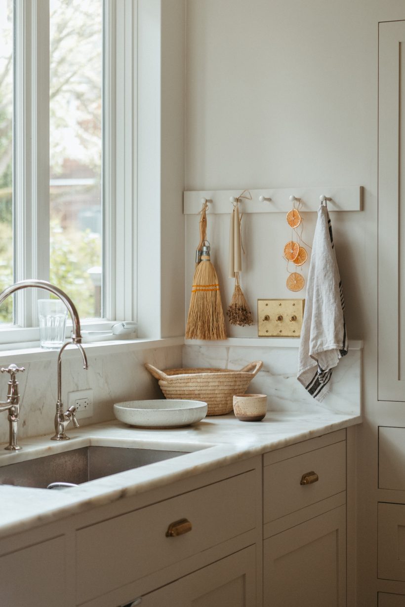 Aran Goyoaga kitchen in Seattle, sink and cleaning supplies, scandinavian, simplicity