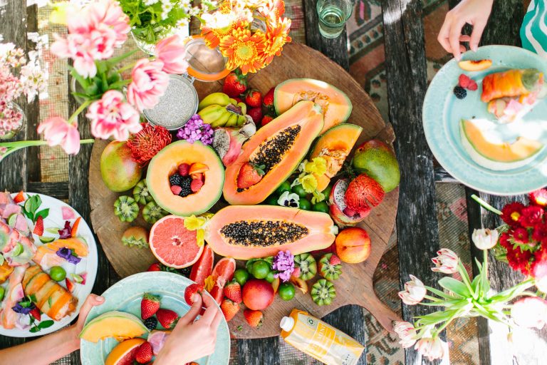 10 Best High-fiber Fruits for Summer Snacking