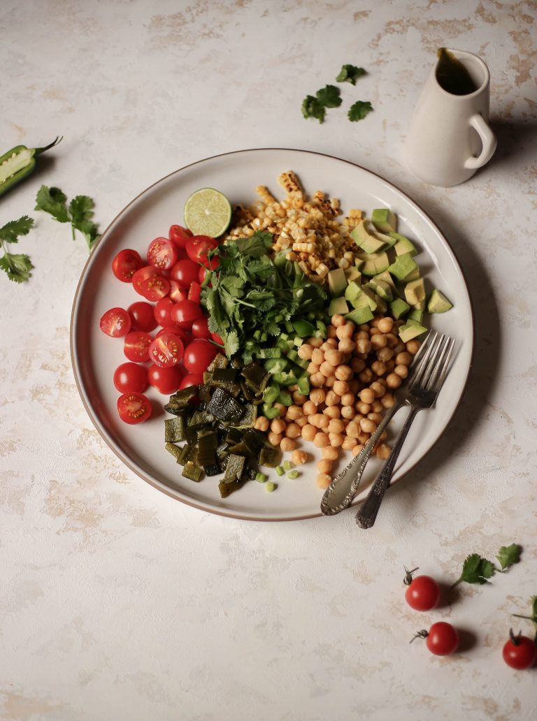 Grilled corn, chickpeas and avocado salad with Poblano Vinaigrette_easy summer salad