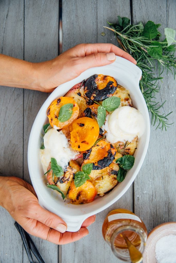 Honey-Grilled Peaches With Ice Cream