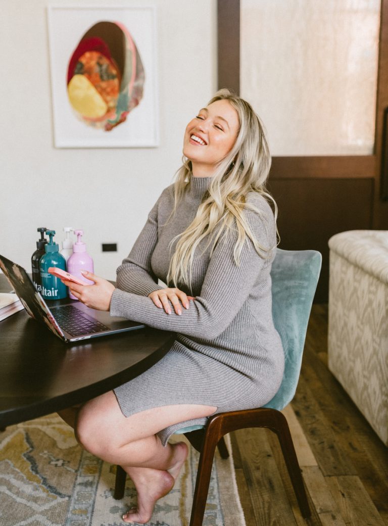 Iskra Lawrence working at home_email anxiety