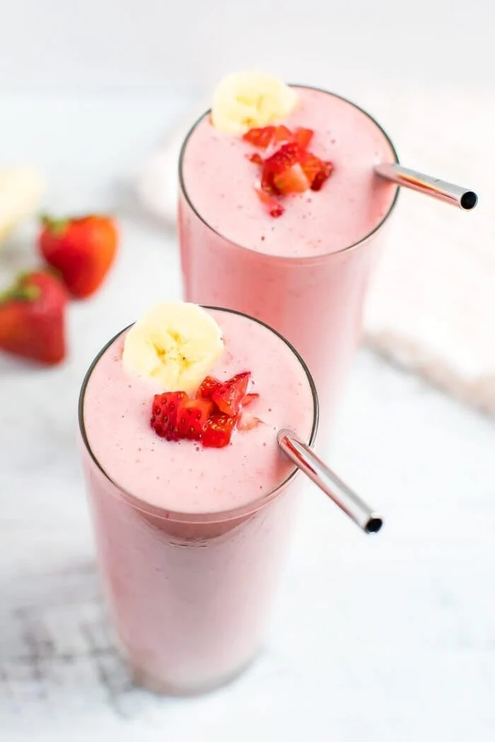 Strawberry Banana Smoothie_summer lunch ideas
