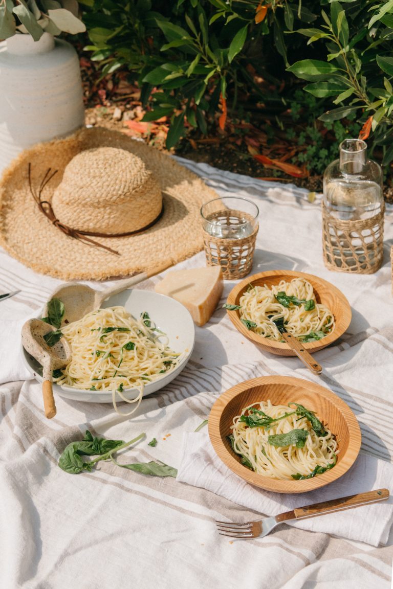 Picnic with lemon pasta