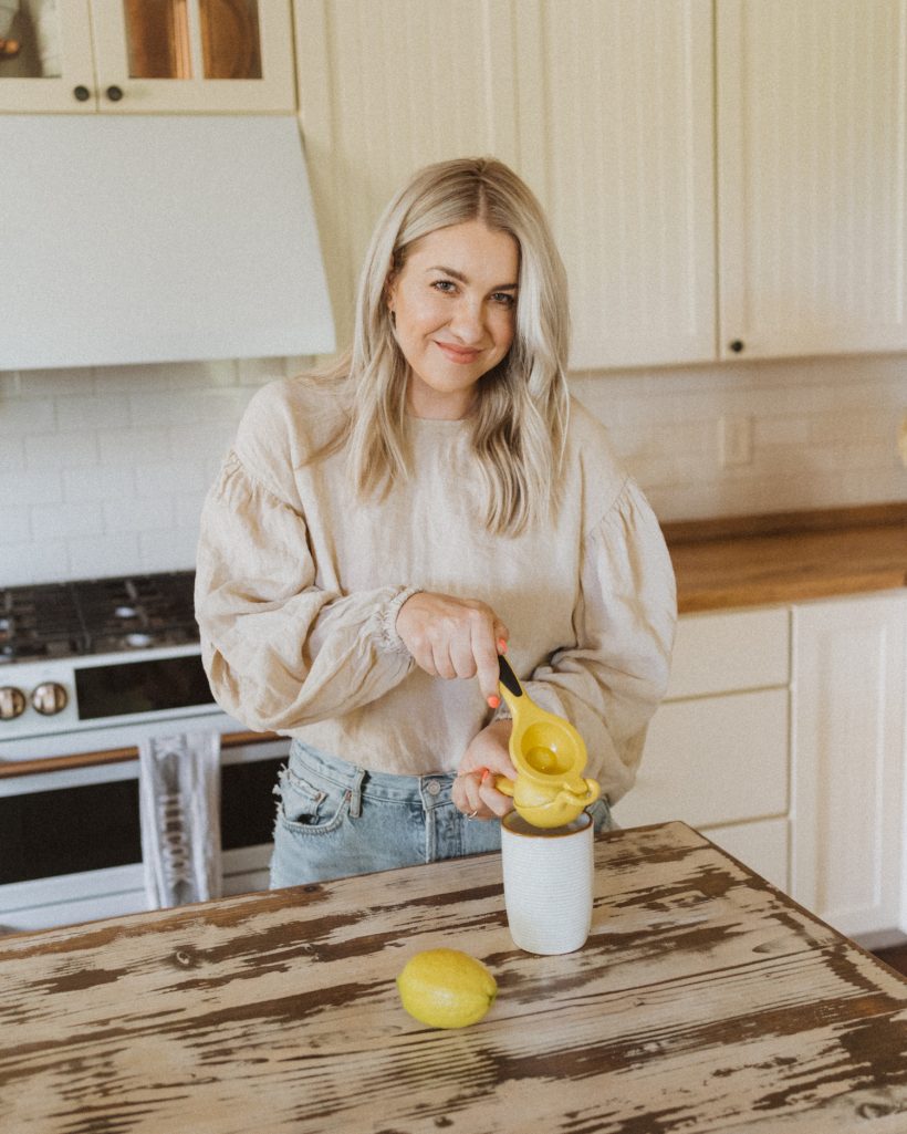 jenna kutcher morning routine, lemon water