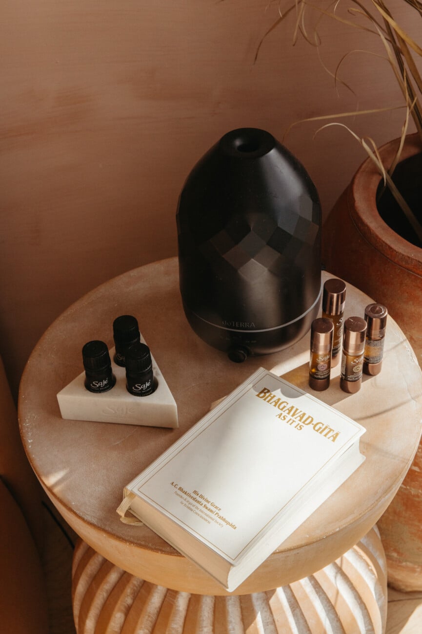 idéias de mesa de cabeceira para quarto de hóspedes