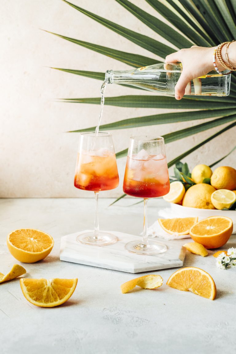 Classic Aperol Spritz_refreshing drink