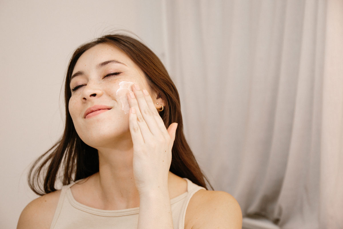 Here’s the Right Way to Exfoliate Sensitive Skin, According to Two Aestheticians