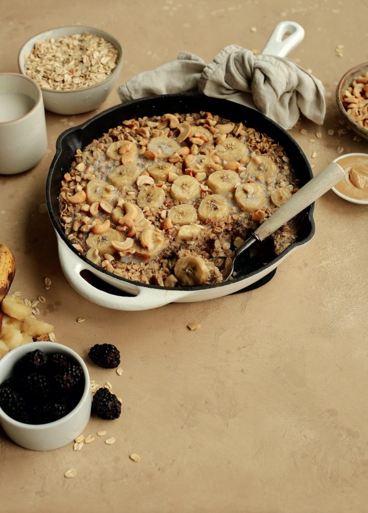 One Bowl Baked Banana Cashew Oatmeal