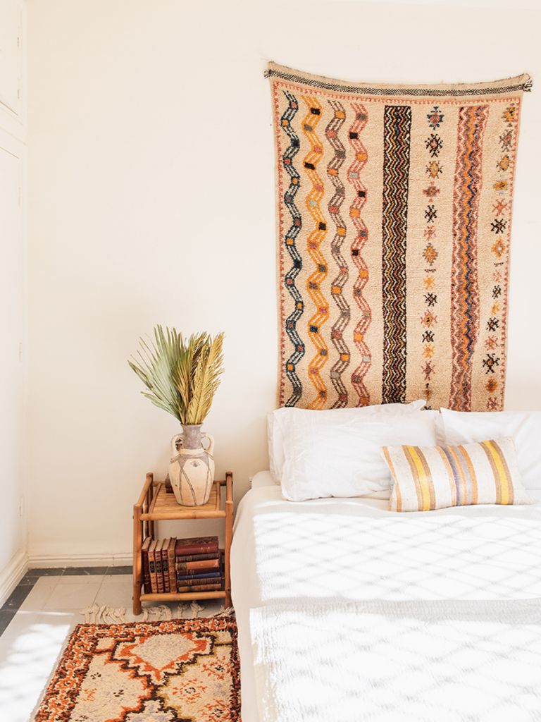 Salam Hello Moroccan rug in bedroom_ vintage Moroccan rug