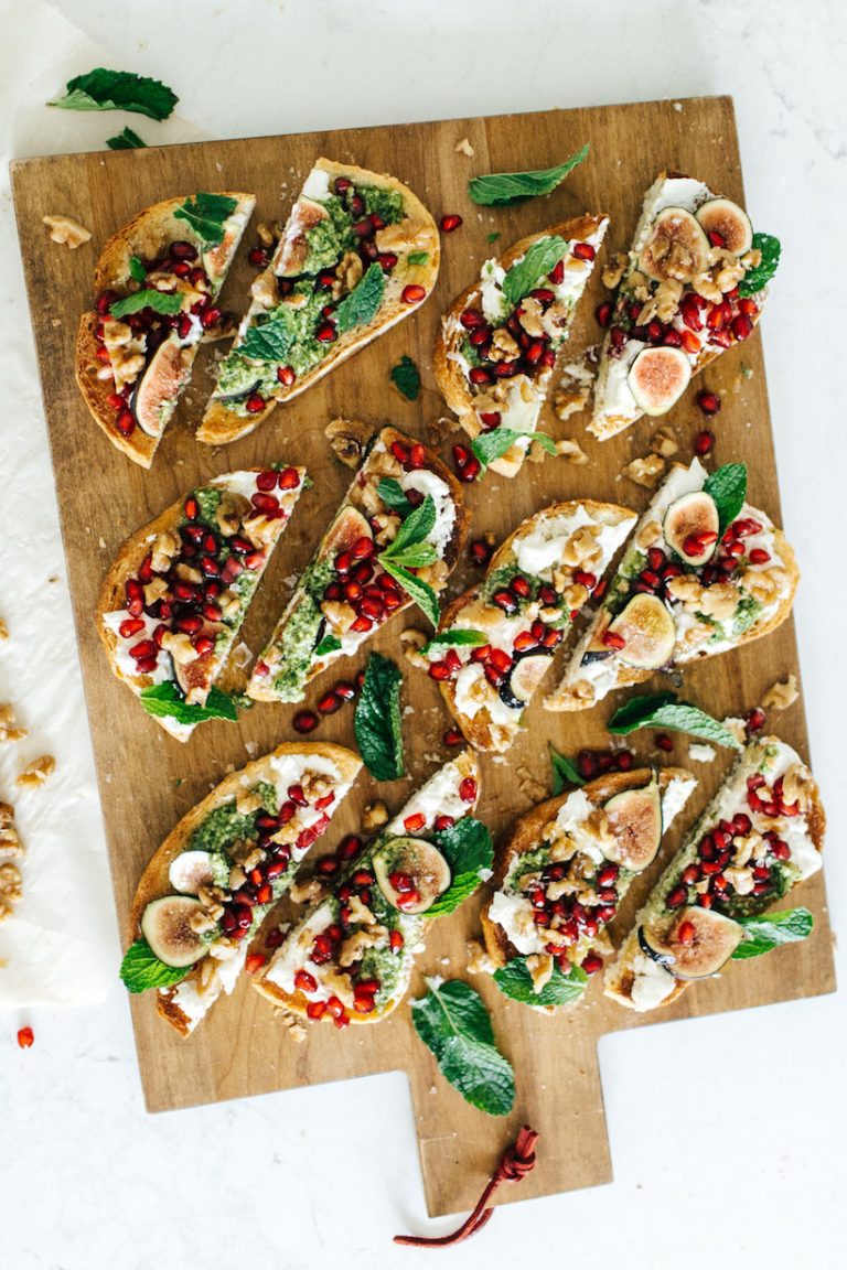 Burrata Toasts with Caramelized Walnuts and Mint-Pomegranate Pesto_easy make-ahead appetizers