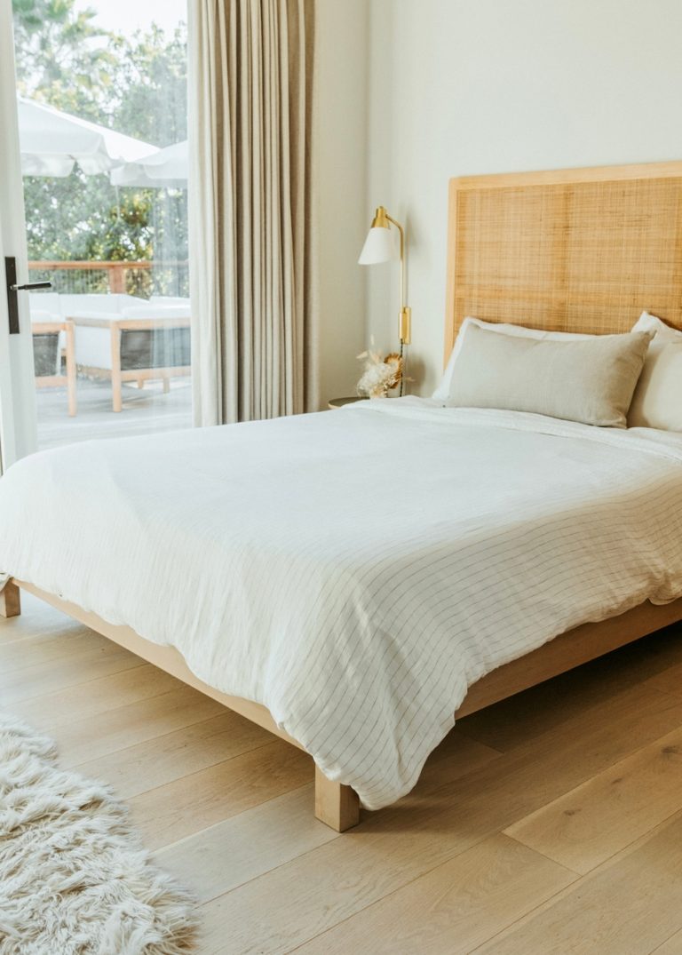minimalist bedroom, how to balance hormones