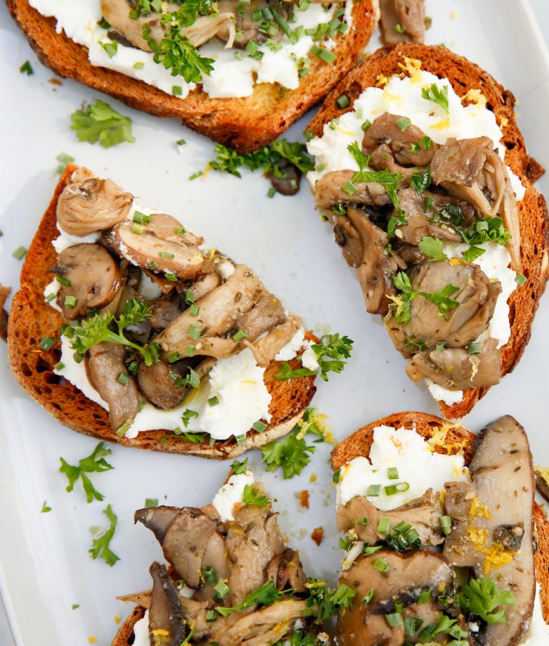 Wild Mushroom and Ricotta Toasts_easy make-ahead appetizers