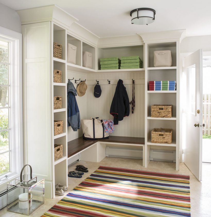 9 Small Mudroom Ideas That Are Simple and Designer-Approved