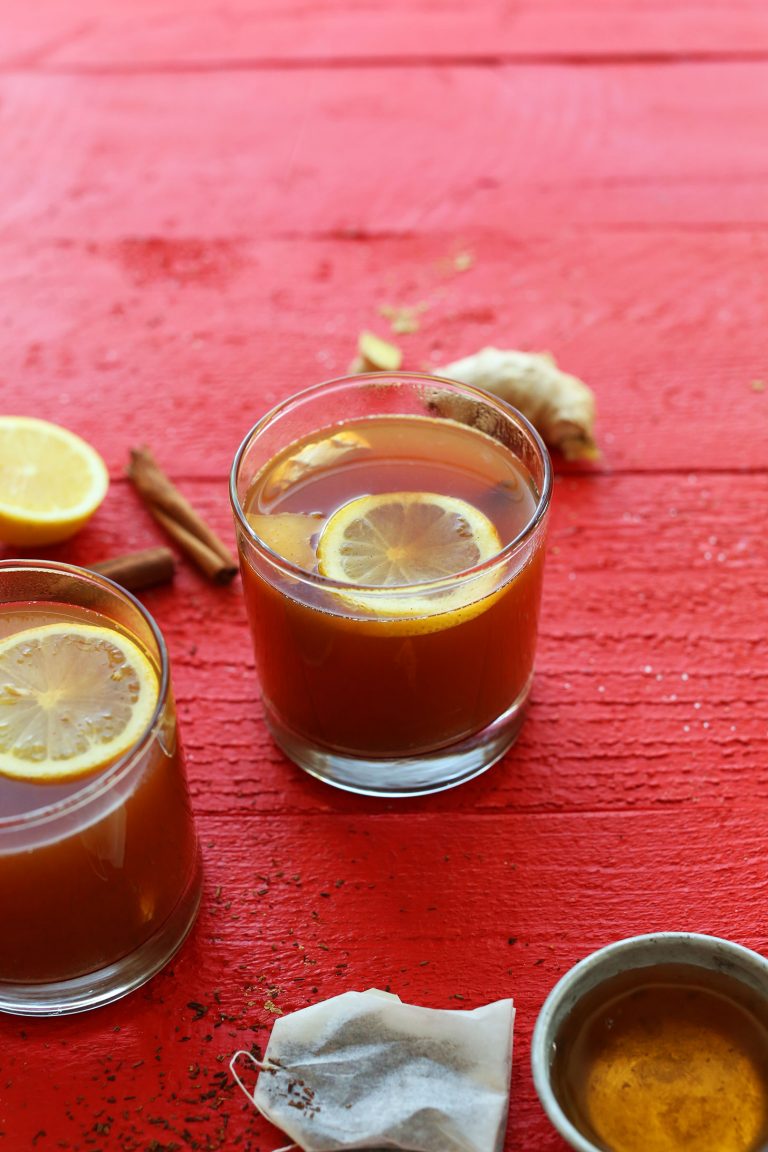 Apple Cider Rooibos Hot Toddy From Minimalist Baker_hot fall drink ideas