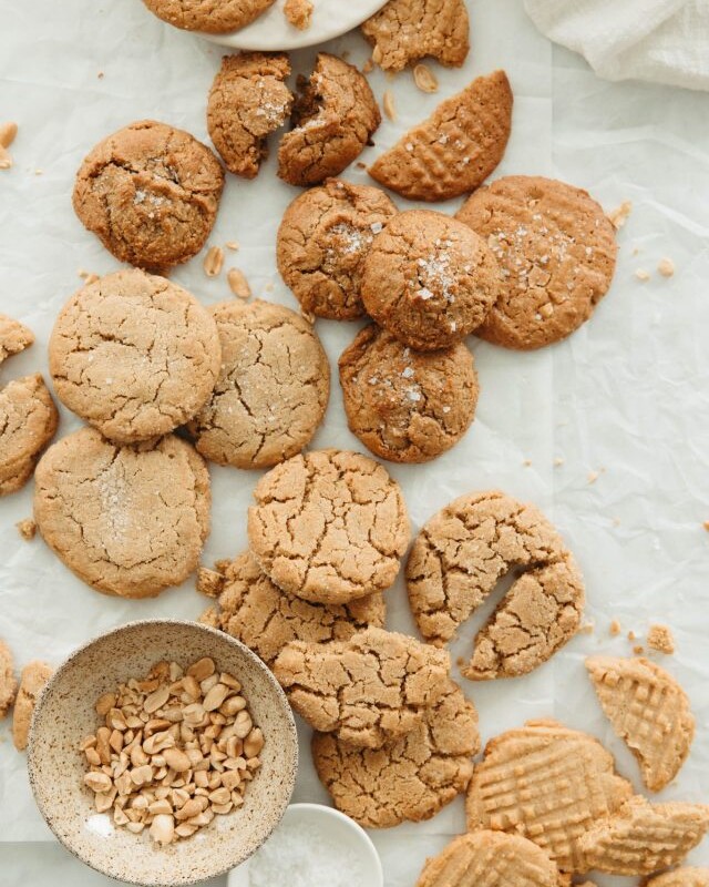 best-peanut-butter-cookie-recipe.-3-1365x2048