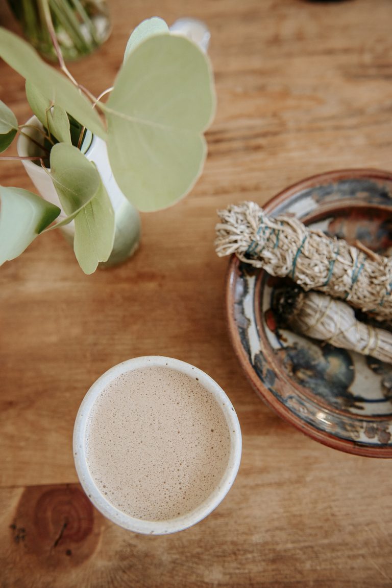 frothy morning coffee with cayenne pepper_how to make coffee healthier