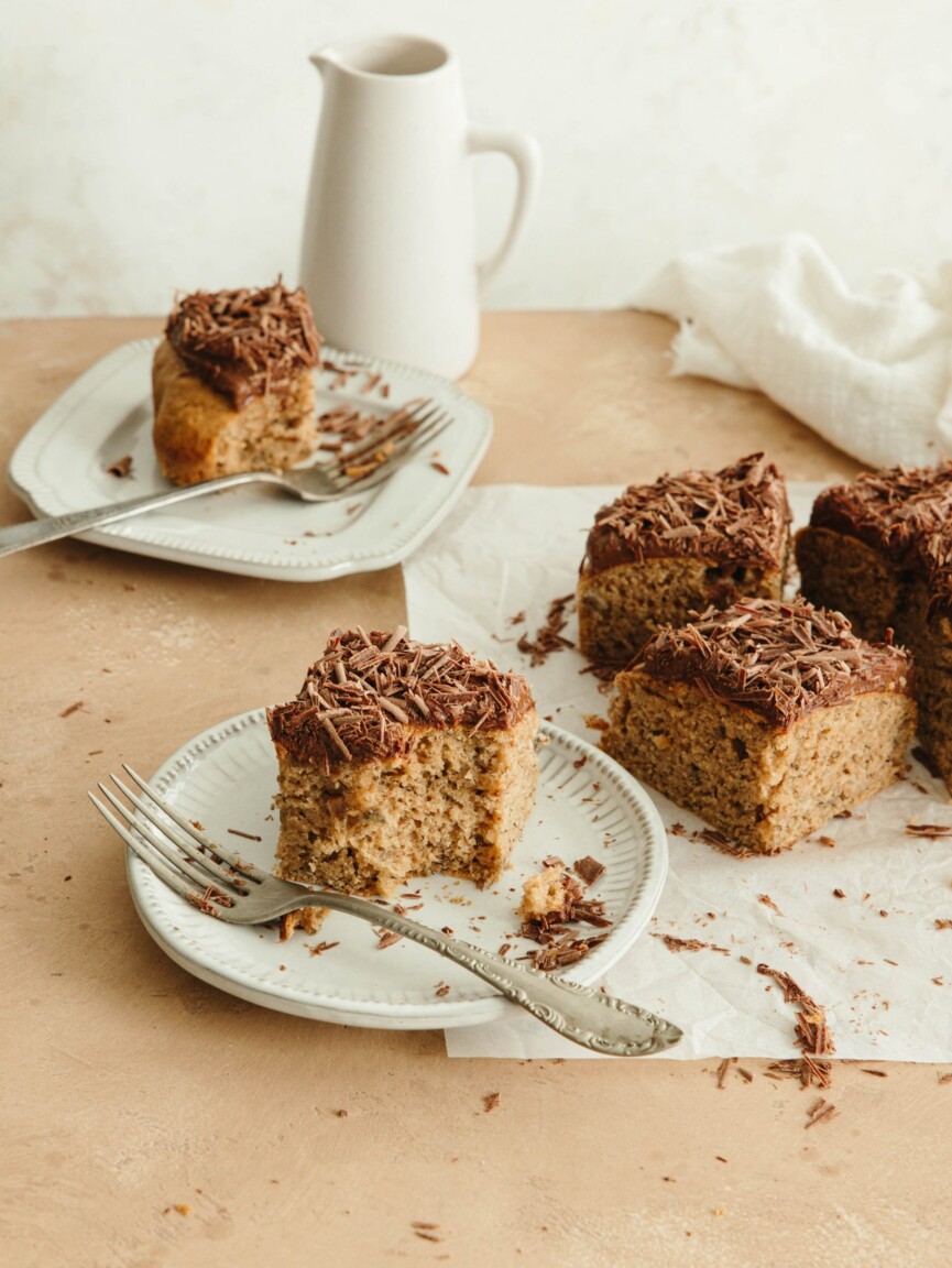 peanut butter banana snack cake with chocolate frosting