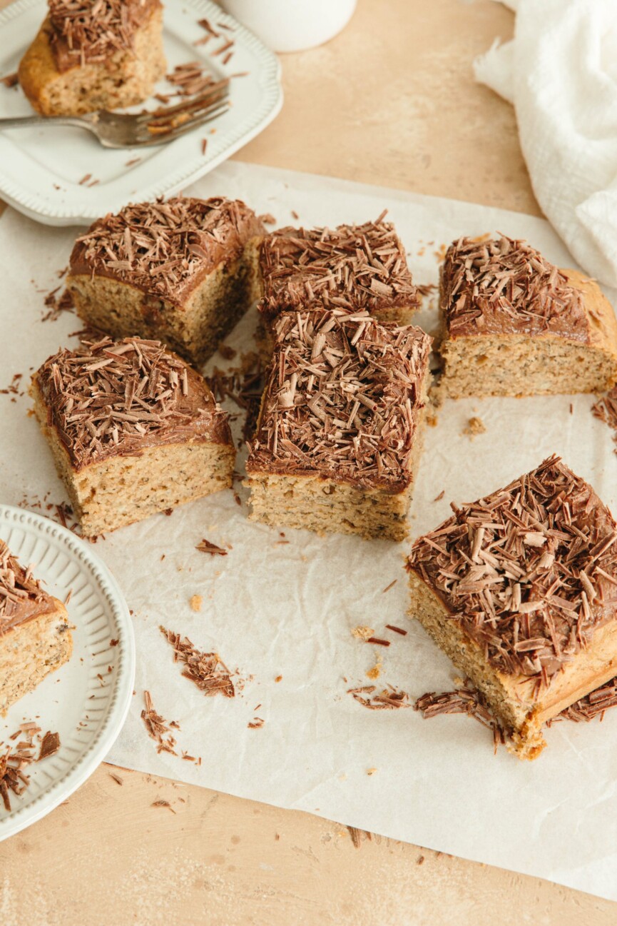 peanut butter banana snack cake with chocolate frosting