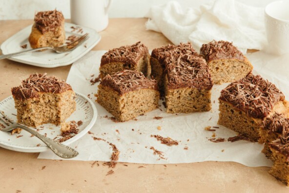 peanut butter banana snack cake with chocolate frosting
