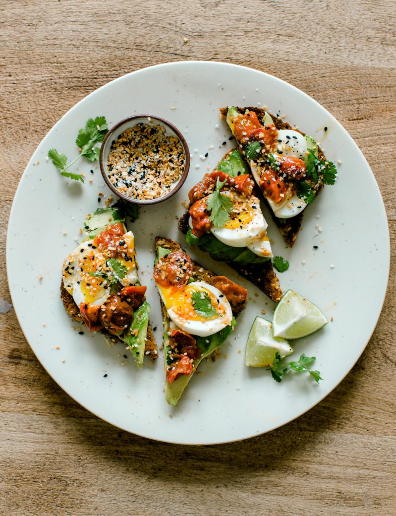 Sunday Night Avocado Toast with a Jammy Egg_filling breakfast ideas