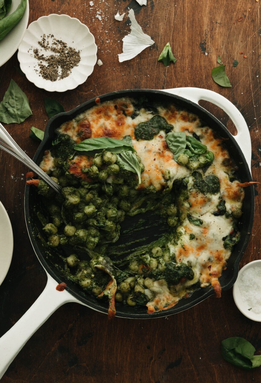 cheesy pesto and spinach gnocchi skillet bake