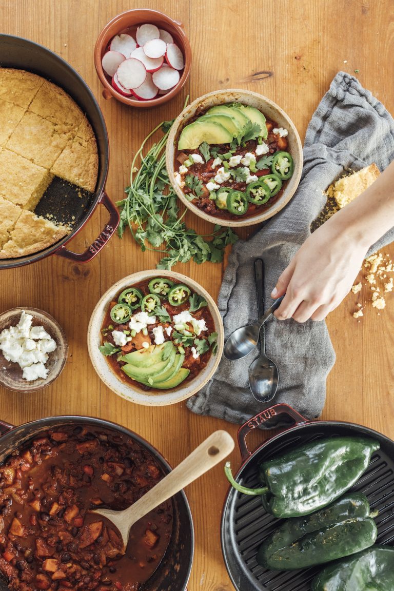 Vegetarian Black Bean & Sweet Potato Chili_crockpot meals for a crowd