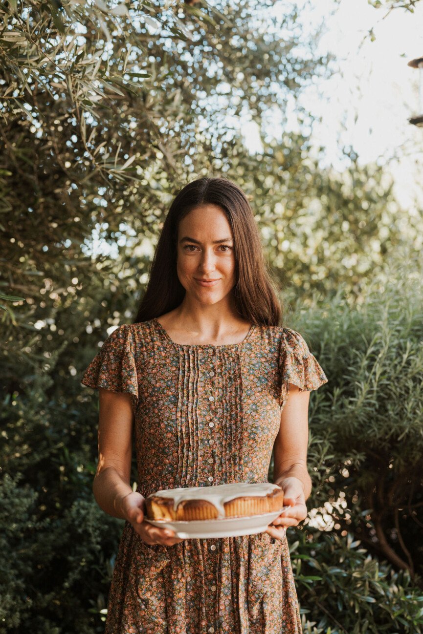 Laurel Gallucci, Sweet Laurel founder, Friendsgiving Brunch at Home in Los Angeles, garden, olive trees, cinnamon rolls