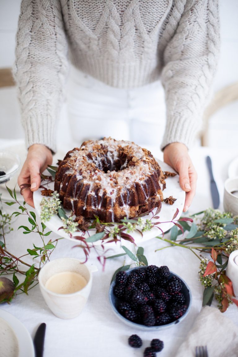 Gingerbread Streusel Bundt Cake_best thanksgiving dessert for a crowd