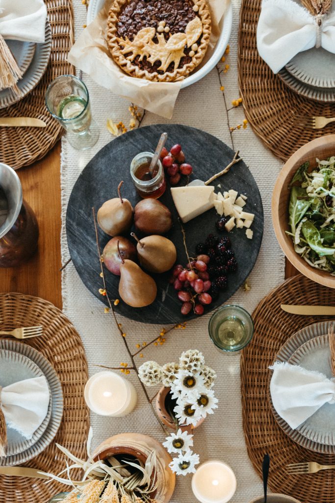 10 Design Trends to Steal for your Thanksgiving Table Decor