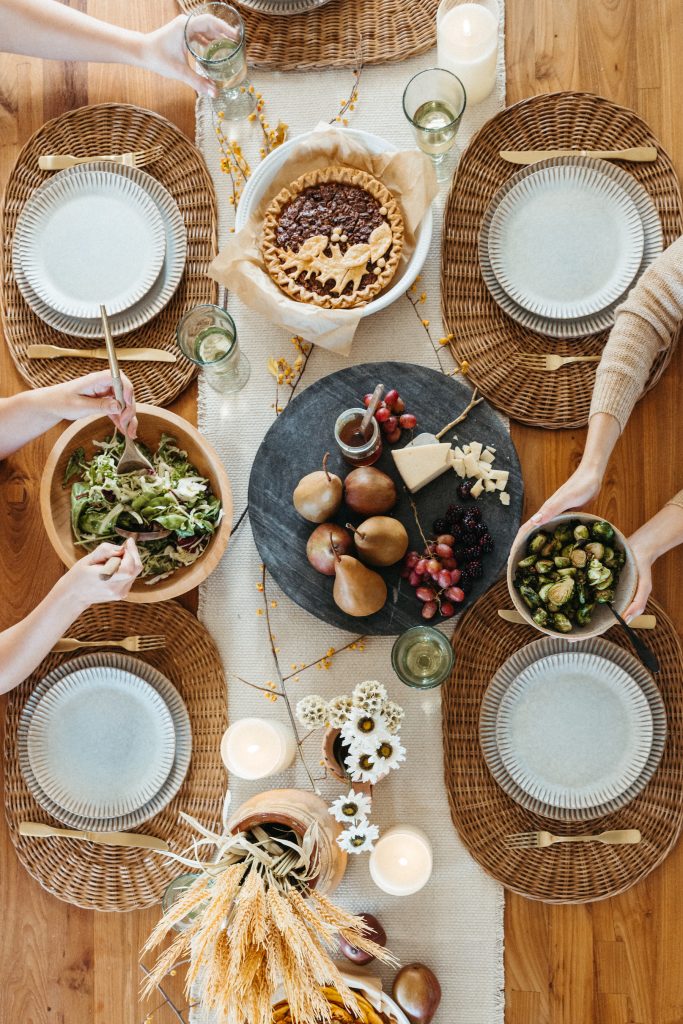 thanksgiving table decor ideas and trends 2022, simple easy