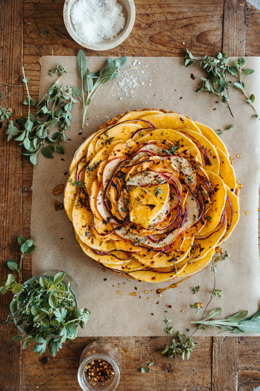 butternut squash and apple tart with ricotta, vegetarian thankskgiving main course_easy to digest foods