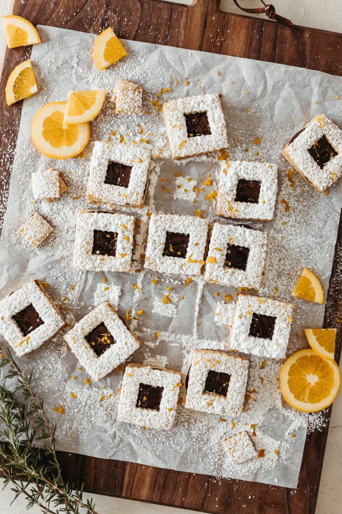 galletas linzer de mantequilla de naranja y chocolate