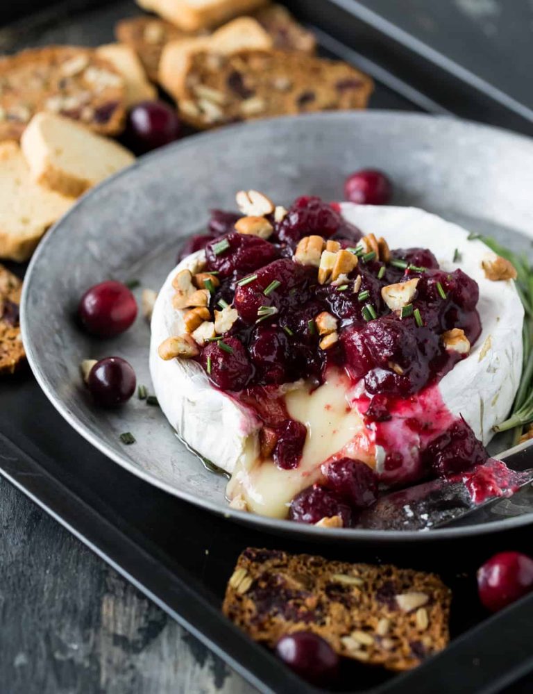 Baked Brie with Jam_best baked brie recipes