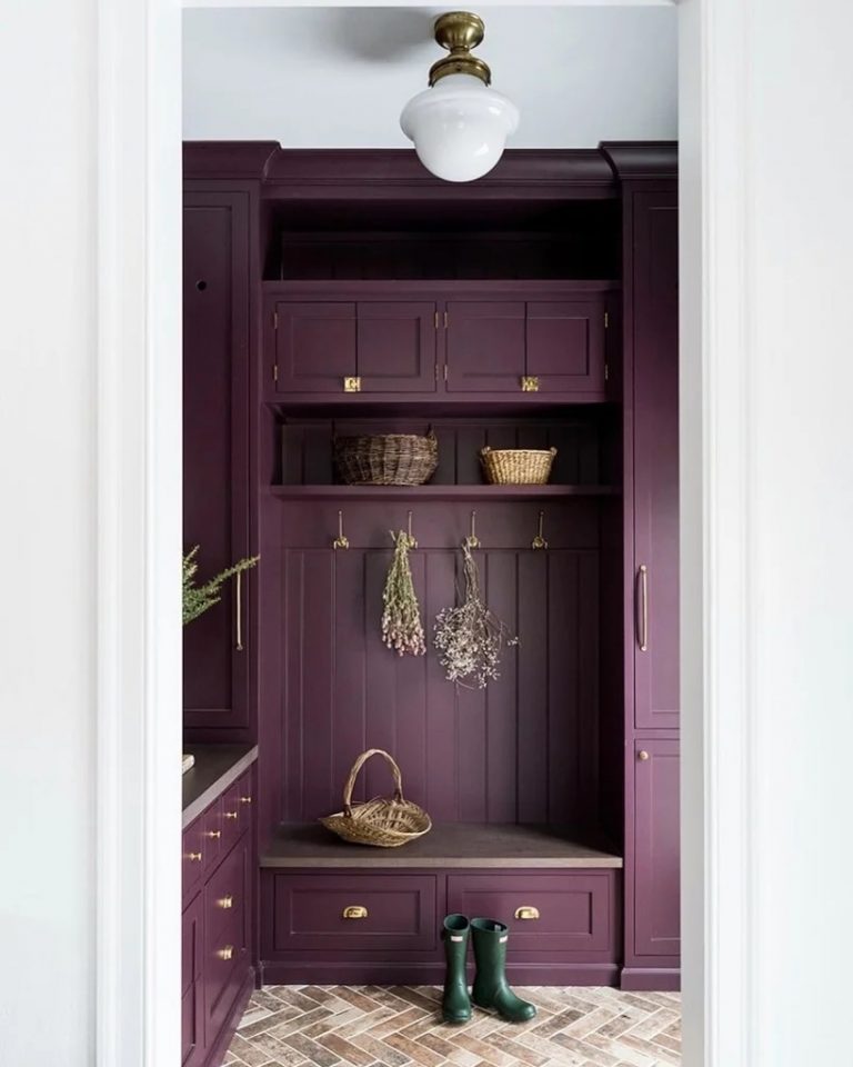 aubergine entrway