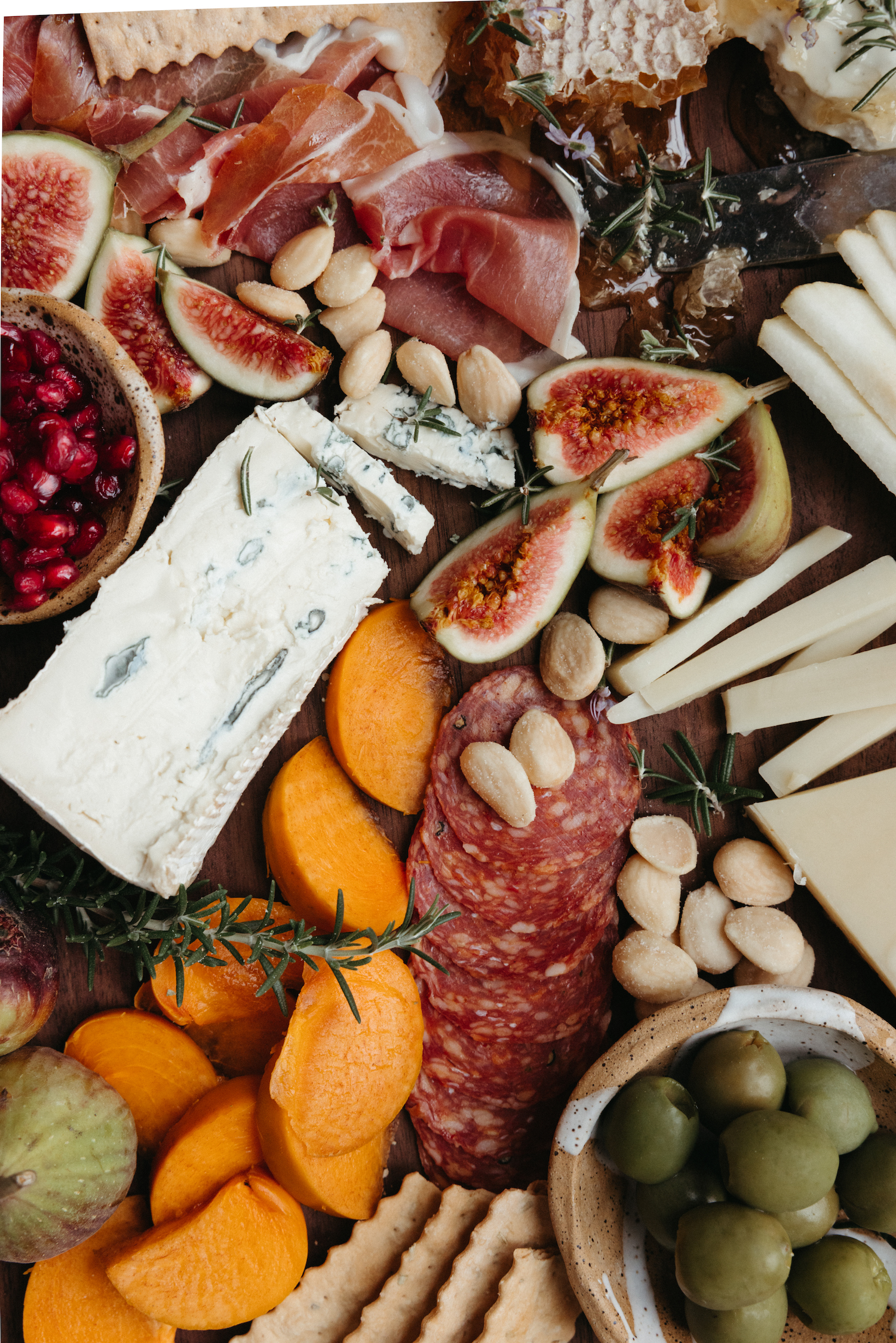 how to make the best holiday charcuterie board and cheese board