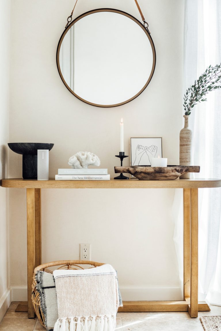 Console table how to organize your bedroom