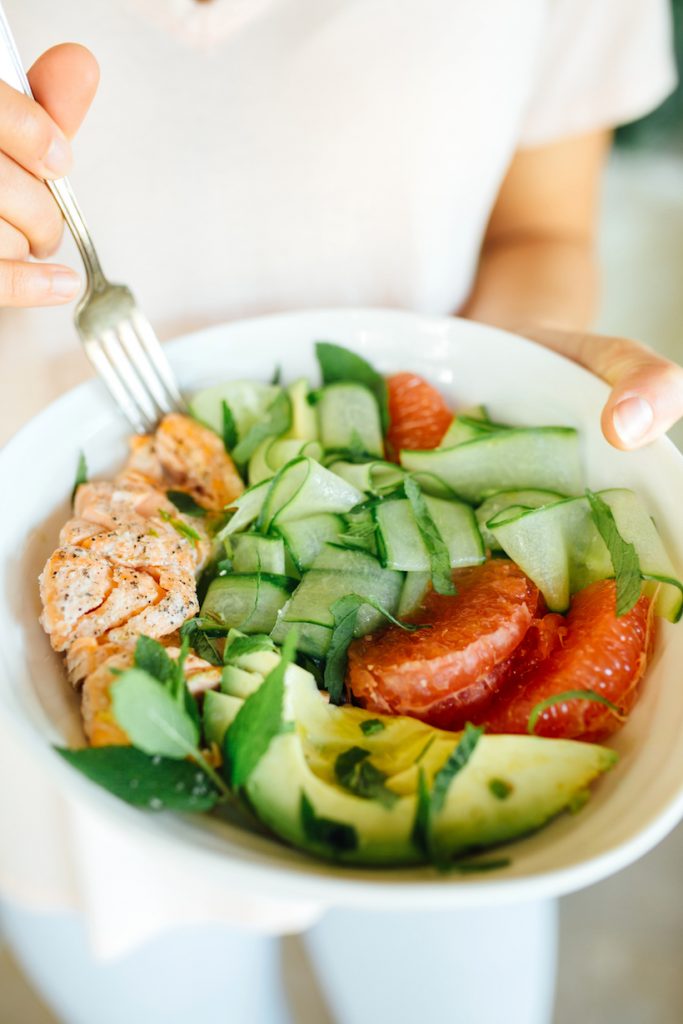Salmon, Cucumber and Grapefruit Detox Salad_healthy salmon recipes
