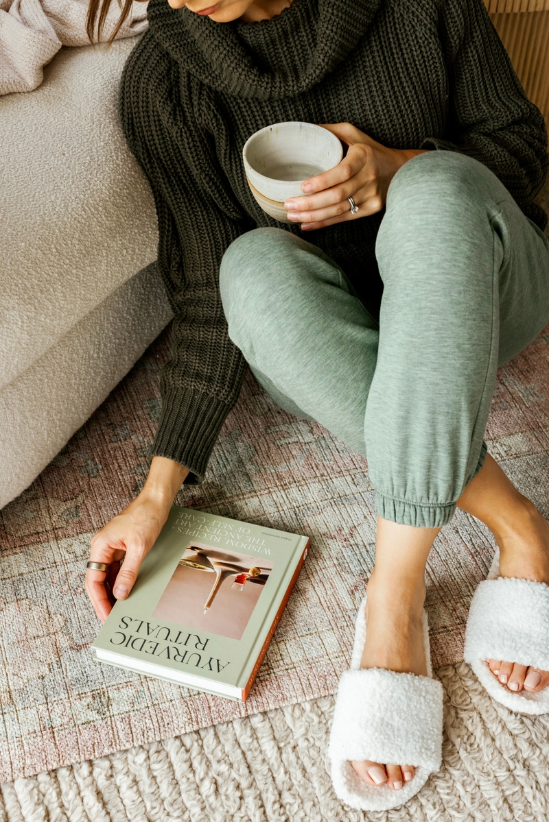 Coffee, tea, Casa Zuma ceremonial mugs, books, reading