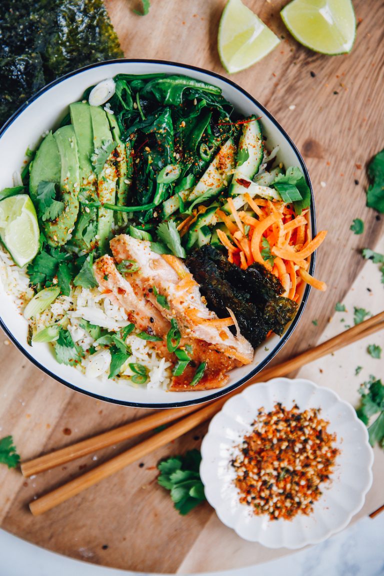Salmon roll sushi bowl_foods for glowing skin