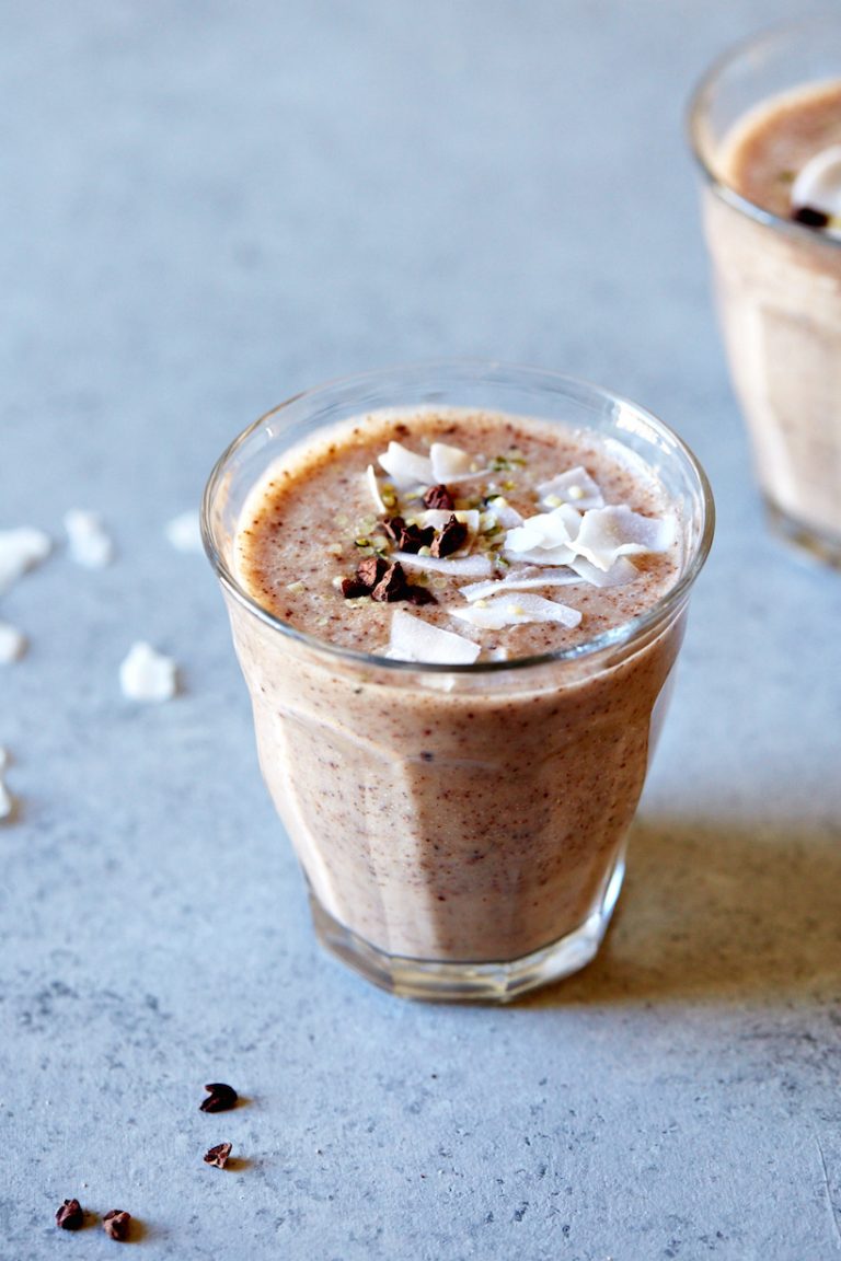 Banana, Coconut & Cacao Smoothie with Hempseeds_five ingredient recipes
