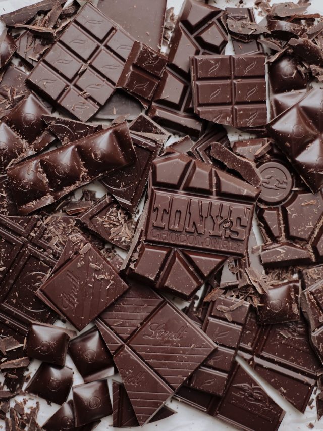 7 Best Chocolate Bars to Gift Your Valentine