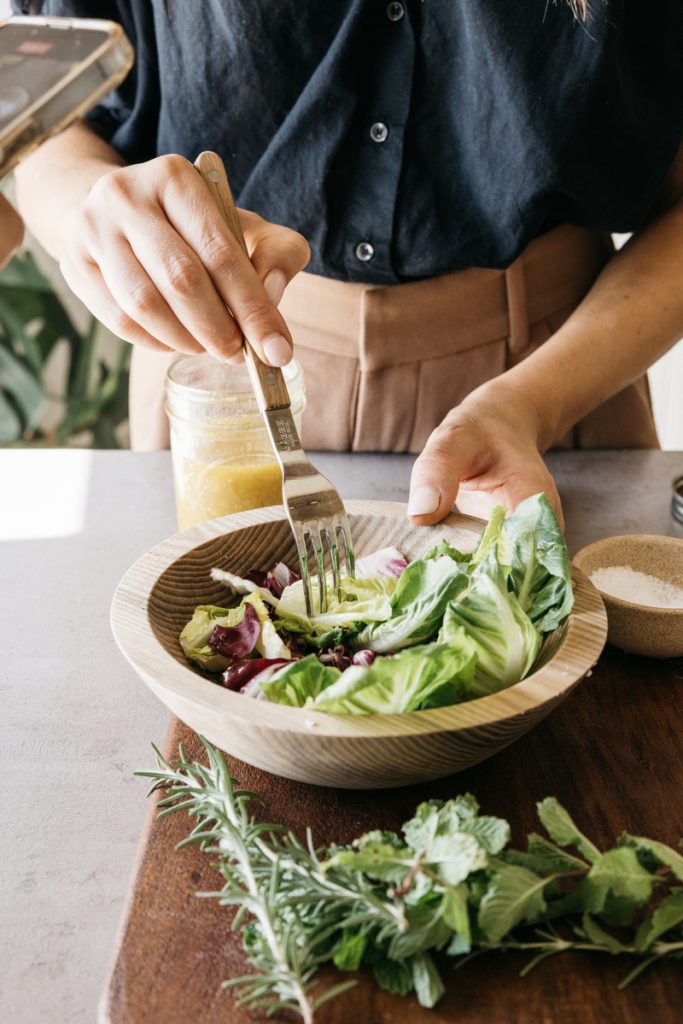 apple cider vinaigrette green salad