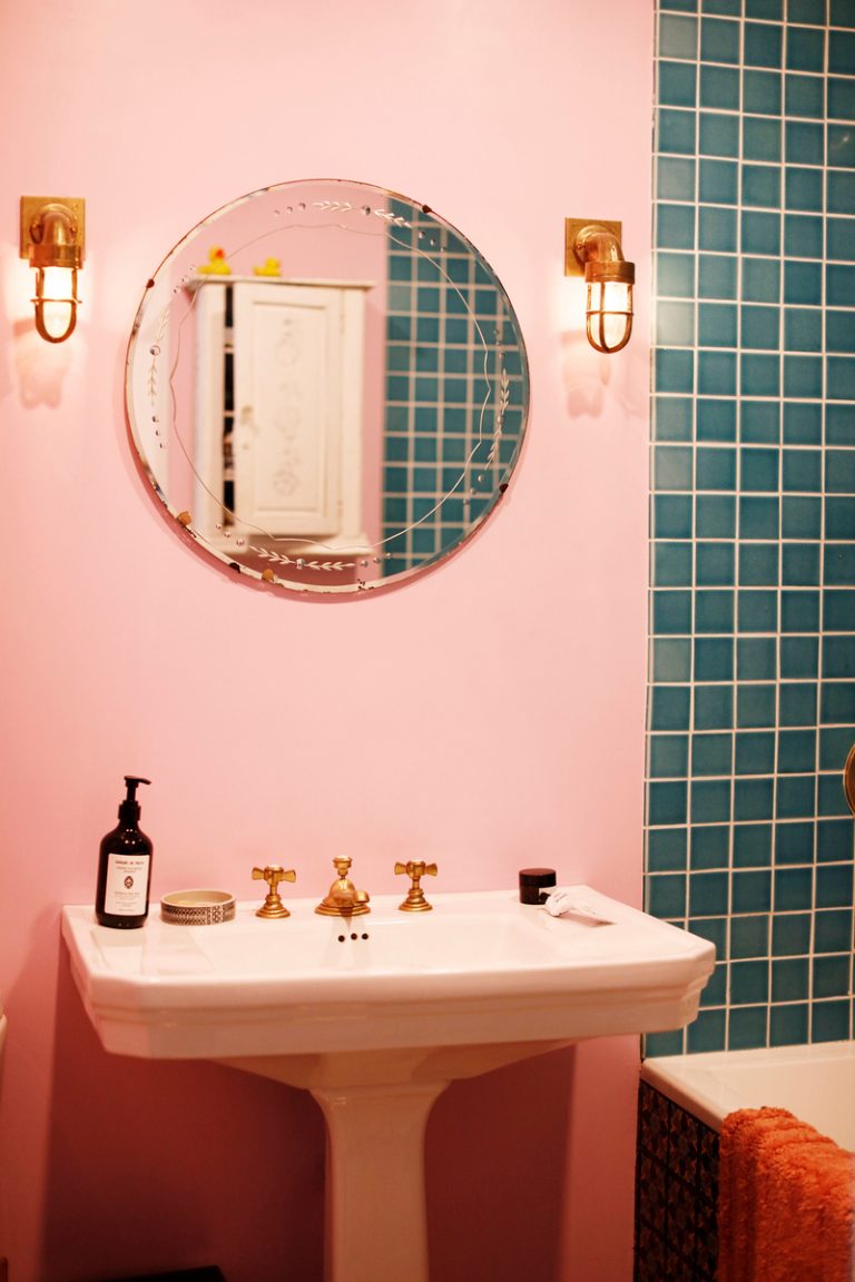ultra feminine bathroom mirror ideas