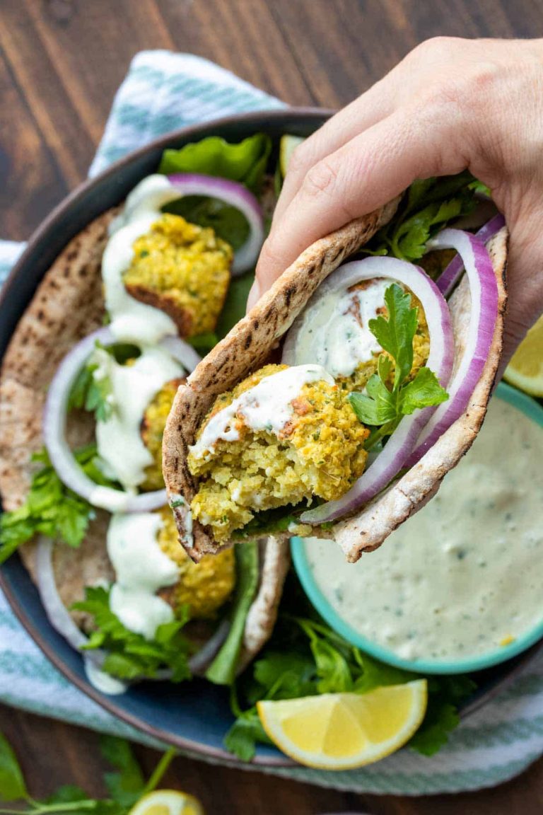 easy falafel pita sandwich_vegetarian sandwich recipes